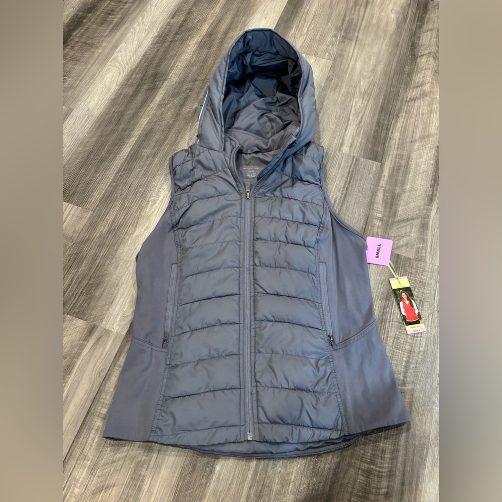 NWT Tangerine Women's Grey Puffer Vest - Size Small